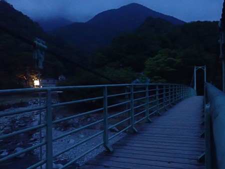西丹沢自然教室の吊橋