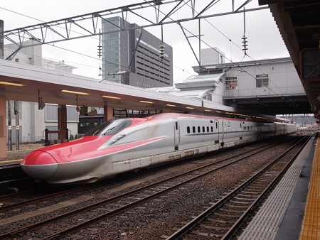 E6系こまち 秋田新幹線秋田駅