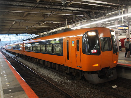近鉄22000系回送 近鉄奈良線大和西大寺駅