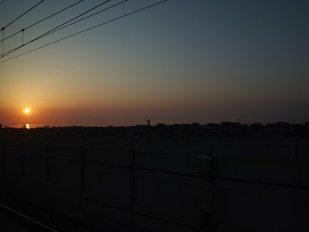 新幹線から眺める日本海の夕日01