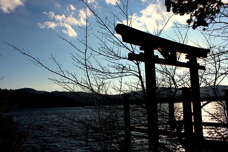 箱根神社と芦ノ湖