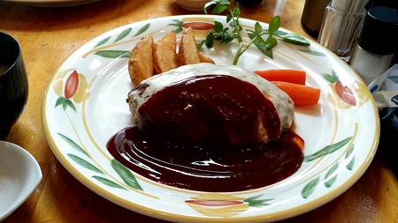 京都のハンバーグ屋さん「とくら」さんにて。 ボリュームもあり大変美味。