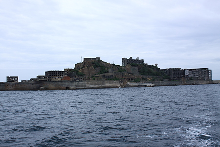 軍艦島側面2