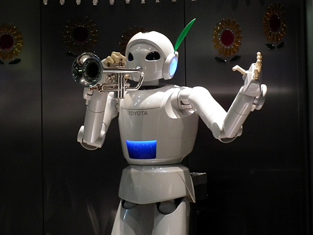 産業技術記念館:パートナーロボット演奏