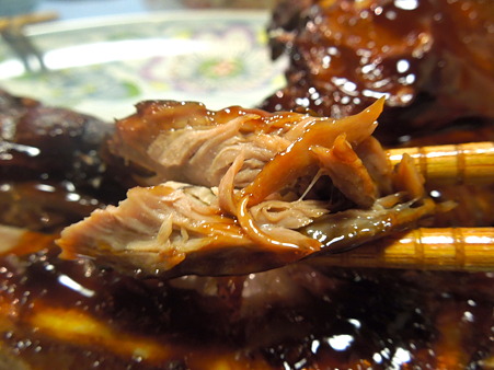 鮪のかま焼きを食べる