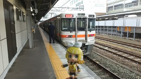 ▲豊橋 7:55 → 名古屋 8:46 5307F 新快速
