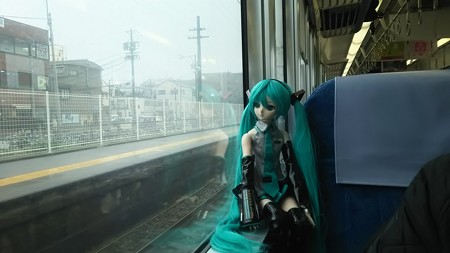 鷲津駅に停車。初音電車さんちのミクさん。哀愁が漂ってますね 。