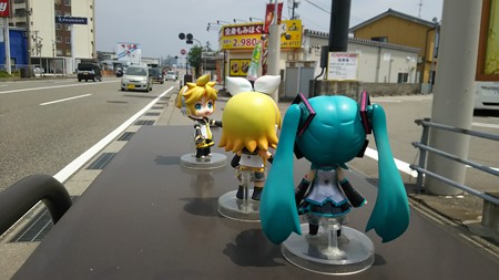 レン:「このマッサージ店が、元カレー屋さんの店舗だったみたいだよ...