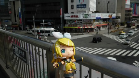 リン:「んーーー!!! 今日もいい天気♪ ちょっと暑いくらいよね...