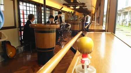 めー:「イベントカーですって!? ここでお酒が買えるのね!」