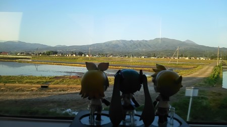 塩川→会津若松間。 ミク:「会津磐梯山ですね!」
