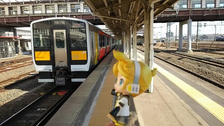 ■ 郡山 9:18 → 水戸 12:39 324D 普通 レン:「キハE130系、3両...