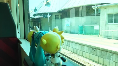 磐城塙駅に停車。