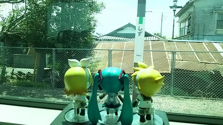 静駅に停車。 リン:「南海キャンディーズのしずちゃんのふる…」 ...