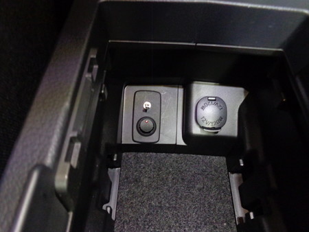 レヴォーグ　神奈川県　テールＬＥＤバージョン２取付　スイッチ取付