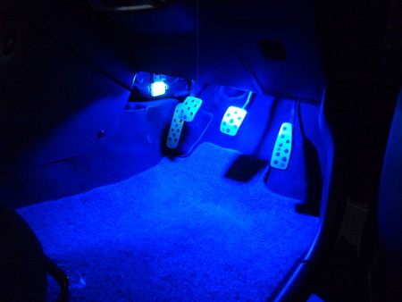 コペン　フットランプ取付　運転席