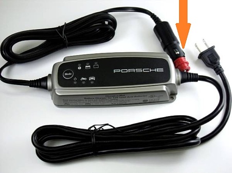 PORSCHE純正バッテリー充電器（逝ってしまったバッテリー