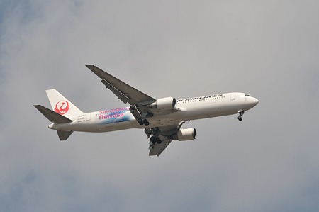 0401N-15-JAL-B767-300-JA615J