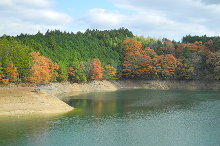 津風呂湖の紅葉2011-6