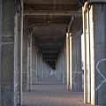 Photos: 明るい閉塞感