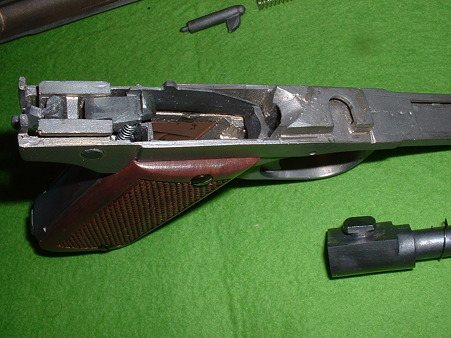 頑(癌)住吉 製品「2式拳銃」 バレル基部 ディスコネクターが再現されている Doburoku-TAO