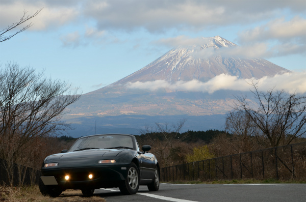 富士山とユーノスロードスターVRリミテッド