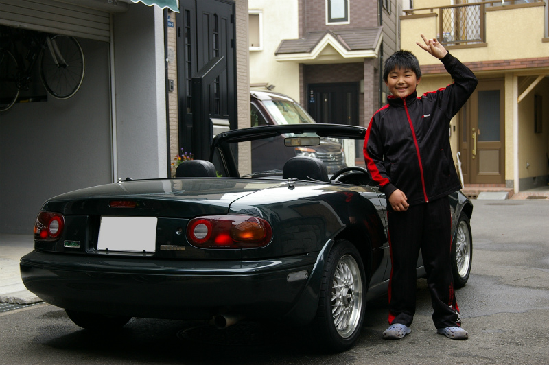 次男の手伝いで純正BBSをロードスターに装着完了