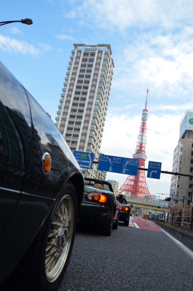 ロードスターと青空と東京タワー