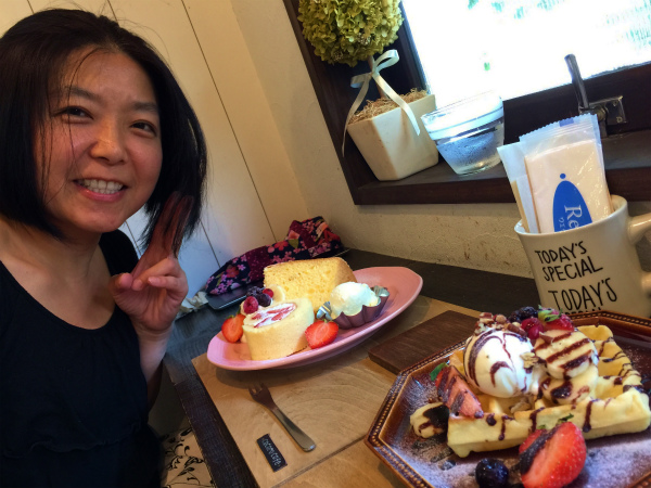 コーヒーとデザート付きのランチで1600円