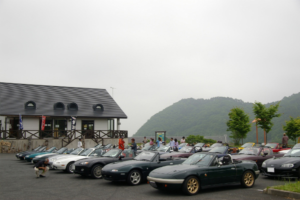 和田ダムの駐車場にて休憩