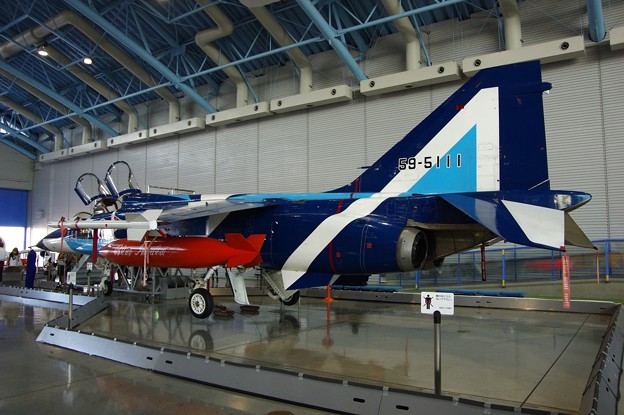 エアパーク浜松に展示されている二代目ブルインパルスーT-2。。