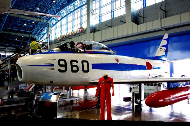 エアパーク浜松に展示されている初代ブルインパルスーF-86。。